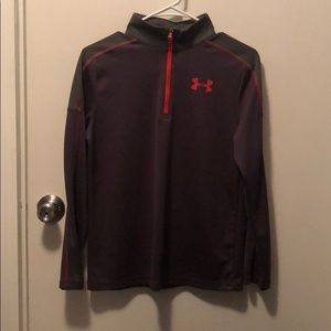 Under Armour. Youth XL. Loose fit. Heat Gear.